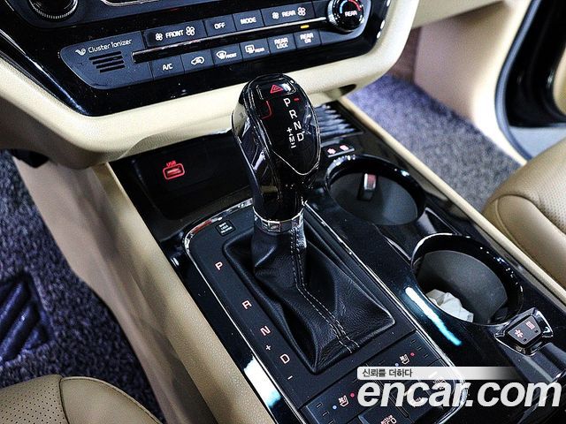 Kia Canival 2017 — photo 12