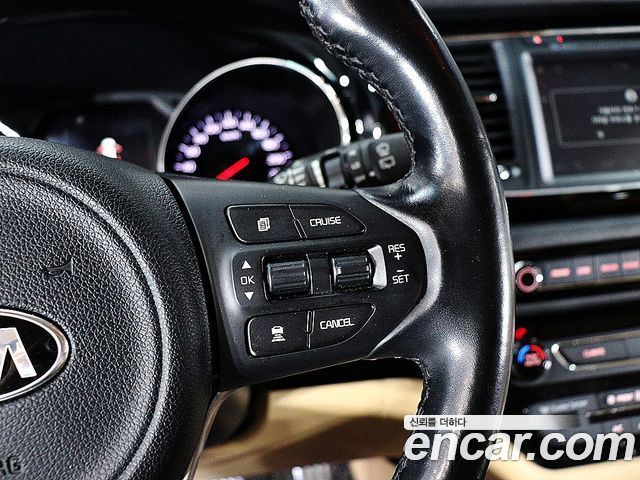 Kia Canival 2017 — photo 16