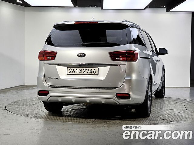 Kia Canival 2019 — photo 2