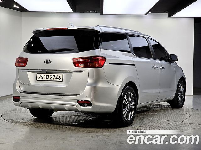 Kia Canival 2019 — photo 4