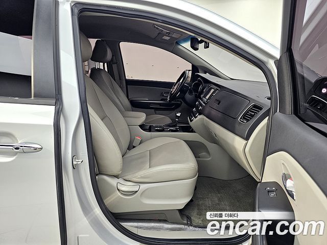 Kia Canival 2019 — photo 12