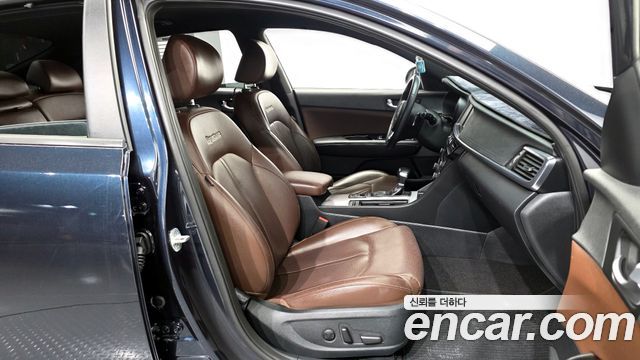 Kia K5 2017 — photo 11