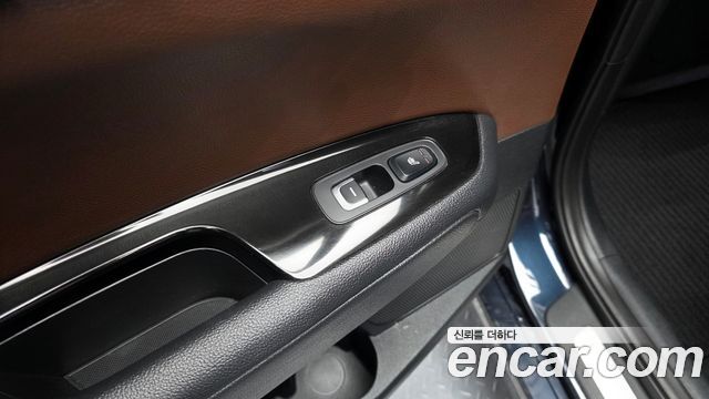 Kia K5 2017 — photo 17