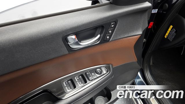 Kia K5 2017 — photo 18