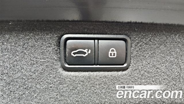 Genesis G80 2018 — photo 18