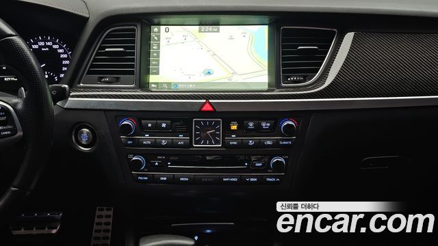 Genesis G80 2018 — photo 19