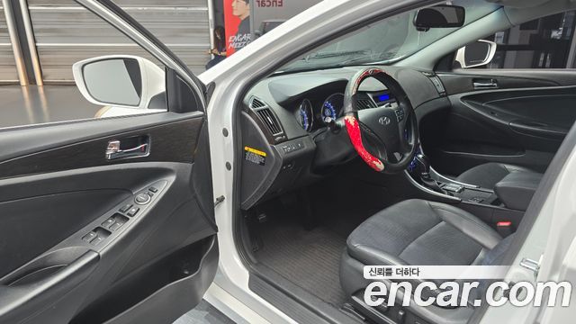 Hyundai Sonata 2012 — photo 11