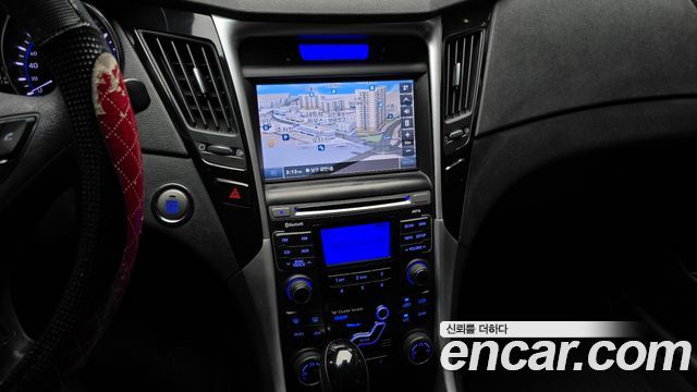 Hyundai Sonata 2012 — photo 16