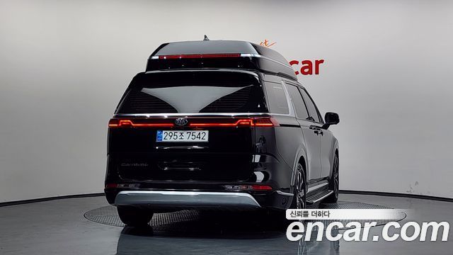 Kia Canival 2021 — photo 4