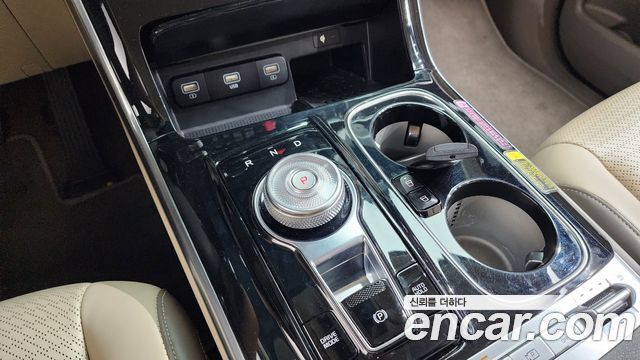 Kia Canival 2021 — photo 9