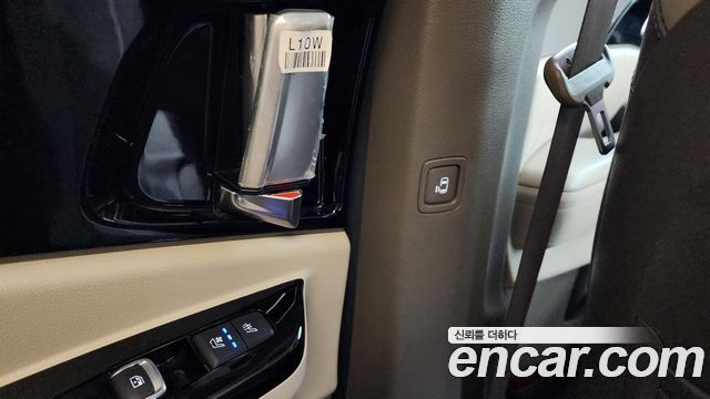 Kia Canival 2021 — photo 19