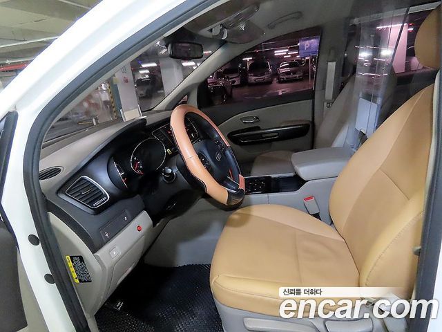 Kia Canival 2017 — photo 7