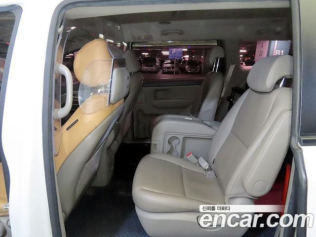 Kia Canival 2017 — photo 10