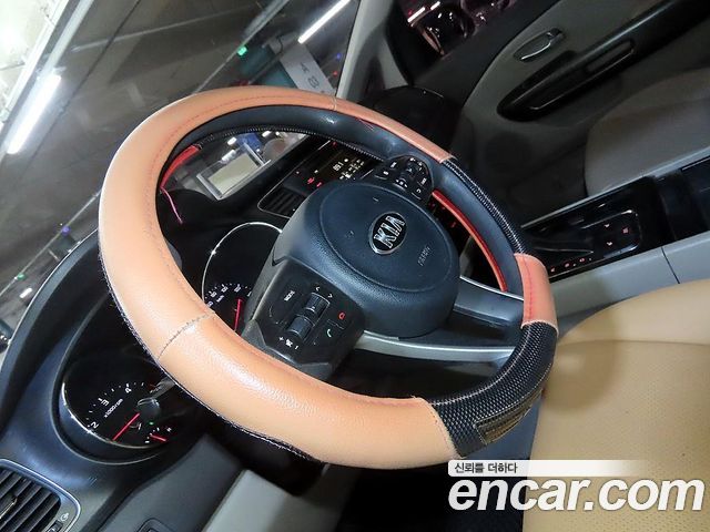 Kia Canival 2017 — photo 15