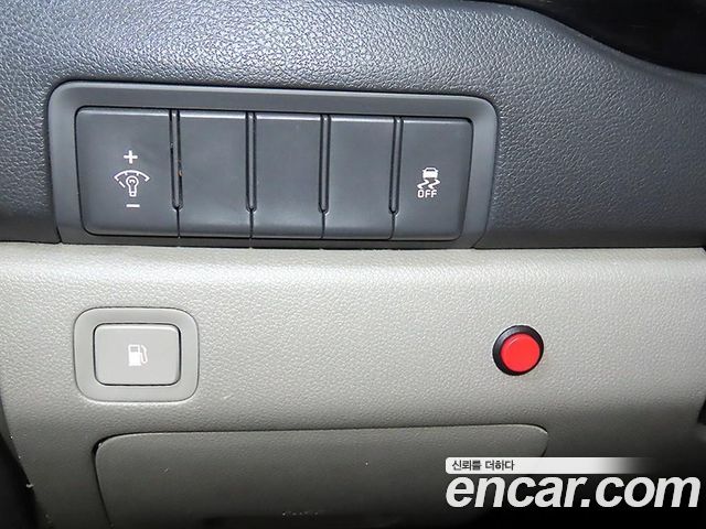 Kia Canival 2017 — photo 16
