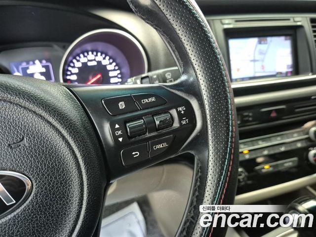 Kia Canival 2015 — photo 15
