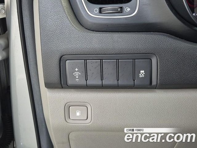 Kia Canival 2015 — photo 17