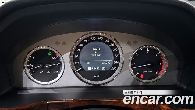 Mercedes-Benz GLK-Class 2011 — photo 8