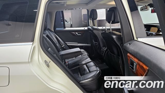 Mercedes-Benz GLK-Class 2011 — photo 12