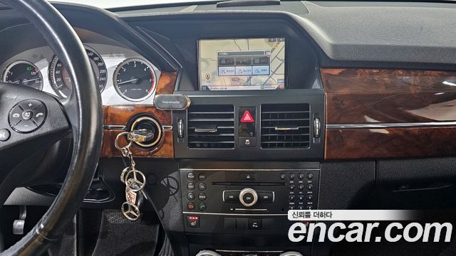 Mercedes-Benz GLK-Class 2011 — photo 14