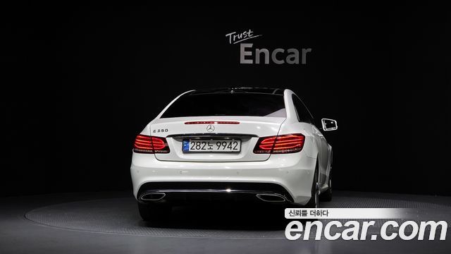 Mercedes-Benz E-Class 2014 — photo 4