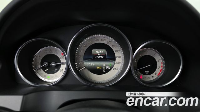 Mercedes-Benz E-Class 2014 — photo 8