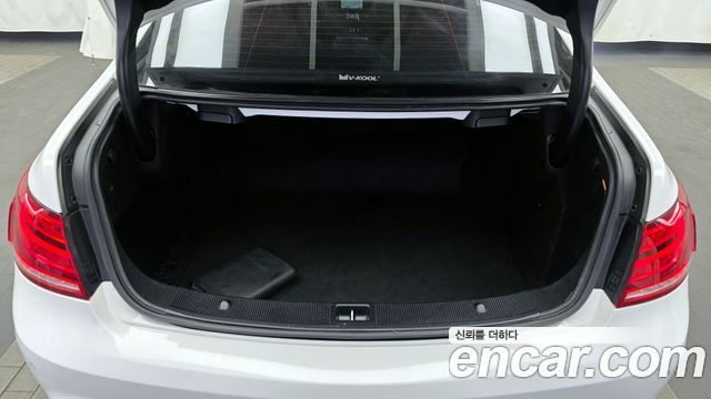 Mercedes-Benz E-Class 2014 — photo 20