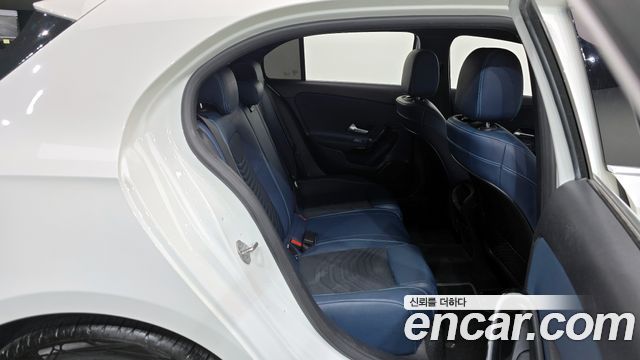 Mercedes-Benz A-Class 2020 — photo 12