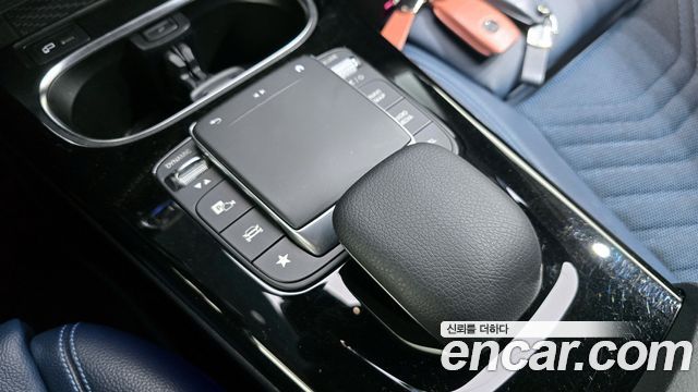Mercedes-Benz A-Class 2020 — photo 17