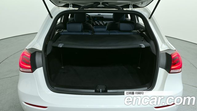 Mercedes-Benz A-Class 2020 — photo 20