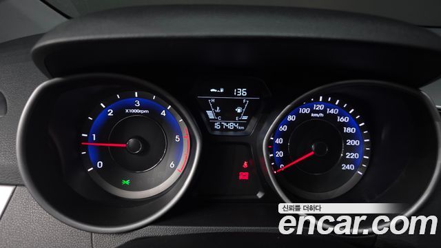 Hyundai AVANTE 2015 — photo 8