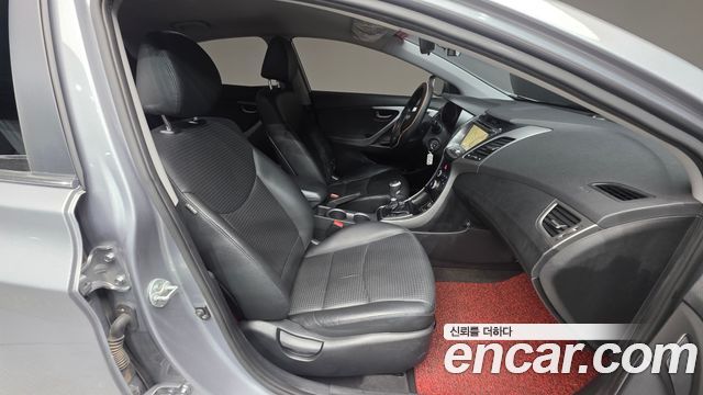 Hyundai AVANTE 2015 — photo 10