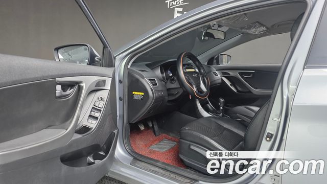 Hyundai AVANTE 2015 — photo 11