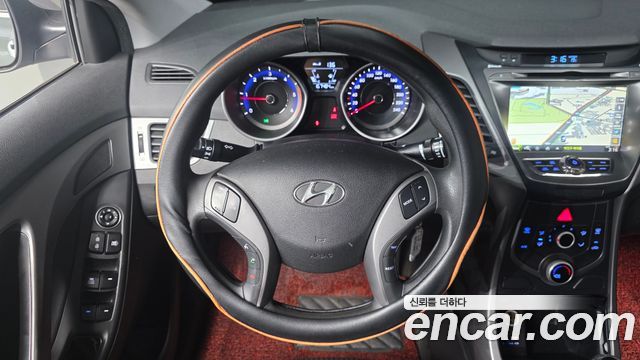 Hyundai AVANTE 2015 — photo 14