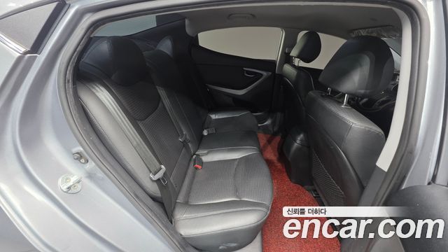 Hyundai AVANTE 2015 — photo 19