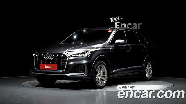 Audi Q7 2021 — photo 1