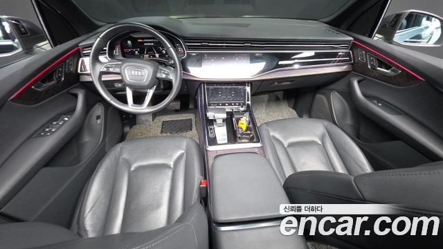 Audi Q7 2021 — photo 7