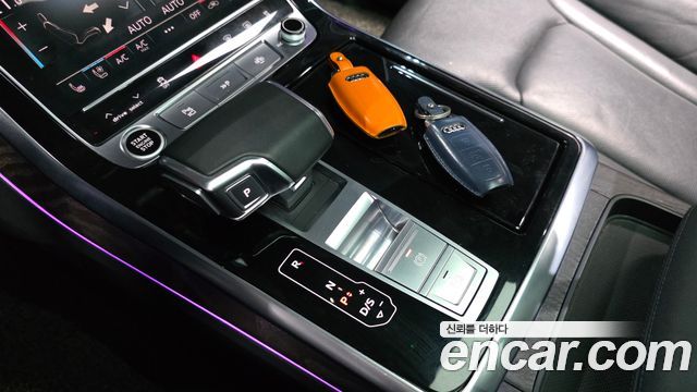 Audi Q7 2021 — photo 9
