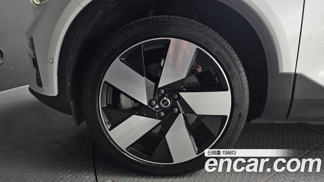 Volvo C40 2022 — photo 5