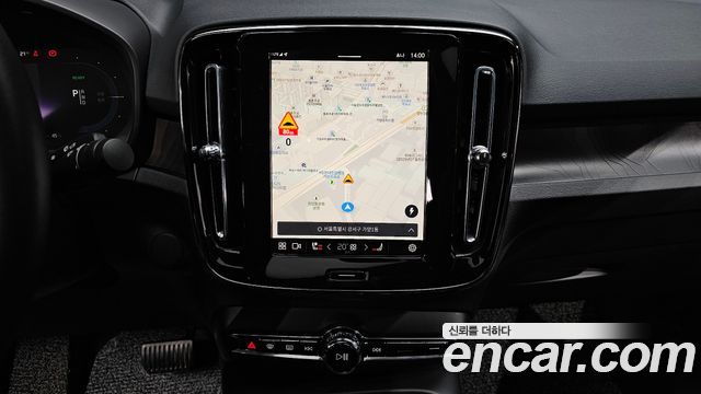 Volvo C40 2022 — photo 14