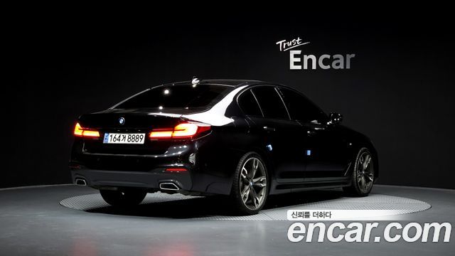 BMW 5-Series 2017 — photo 2