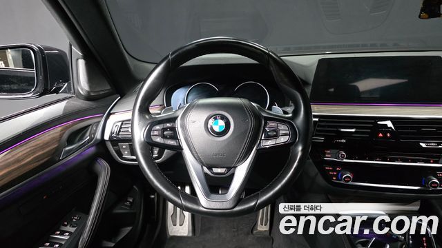 BMW 5-Series 2017 — photo 13