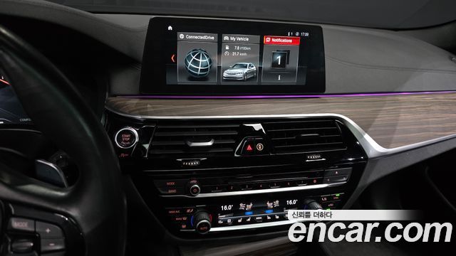 BMW 5-Series 2017 — photo 14