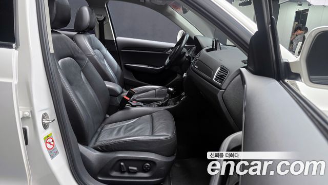 Audi Q3 2015 — photo 10