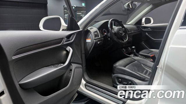 Audi Q3 2015 — photo 11