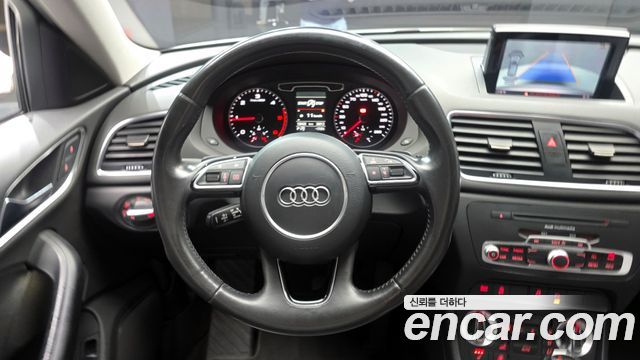 Audi Q3 2015 — photo 14