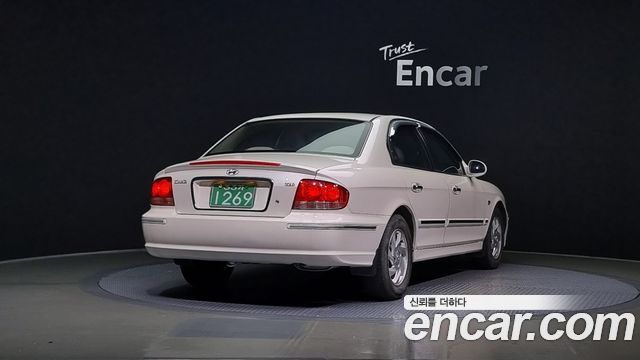 Hyundai Sonata 2004 — photo 2