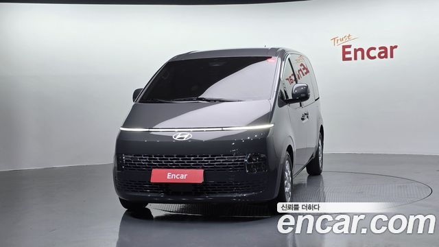 Hyundai Staria 2025 — photo 1