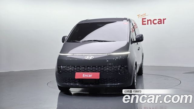 Hyundai Staria 2025 — photo 3