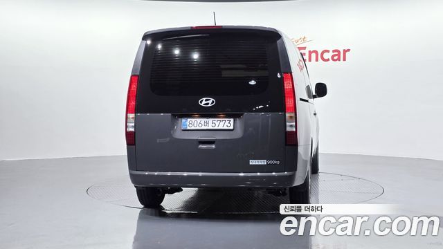 Hyundai Staria 2025 — photo 4